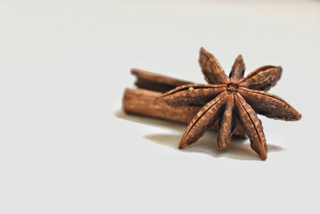 7 Surprising Benefits of Clove Oil for Teeth: Natural Dental Relief and More! 1 shallow focus photography of dry flower