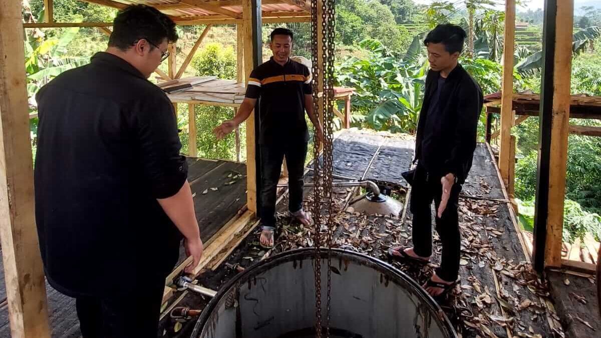 Global Essential Oil, Huge Impact Of Global Essential Oil New Distillation Unit For Locals in Sukabumi