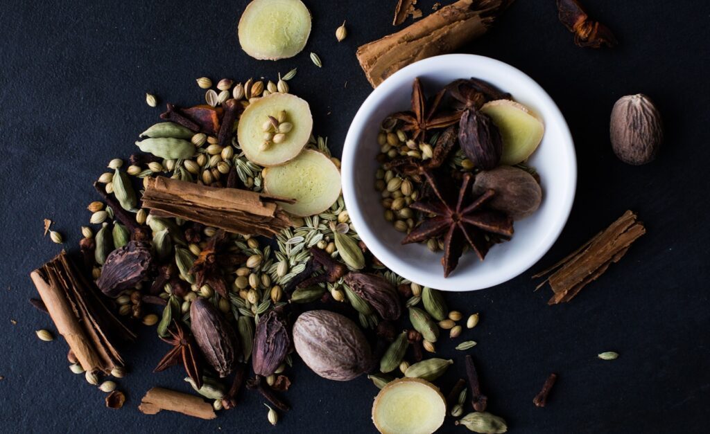 grinding nutmeg, freshly ground nutmeg, real cinnamon, cinnamon for weight loss