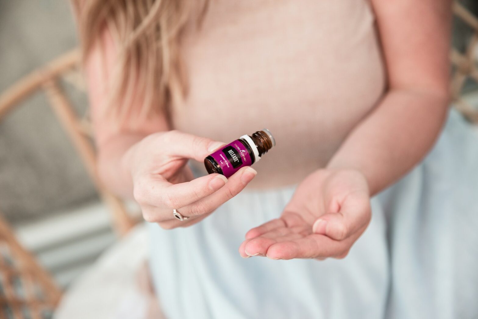 agarwood oil, aromatherapy, agarwood essential oil, oud oil