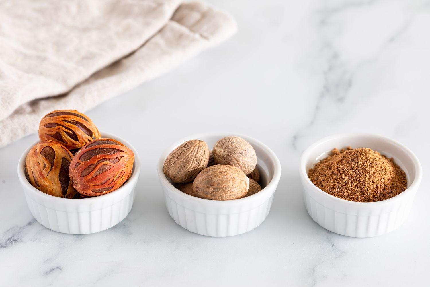nutmeg, nutmeg oil, fresh nutmeg, whole nutmeg