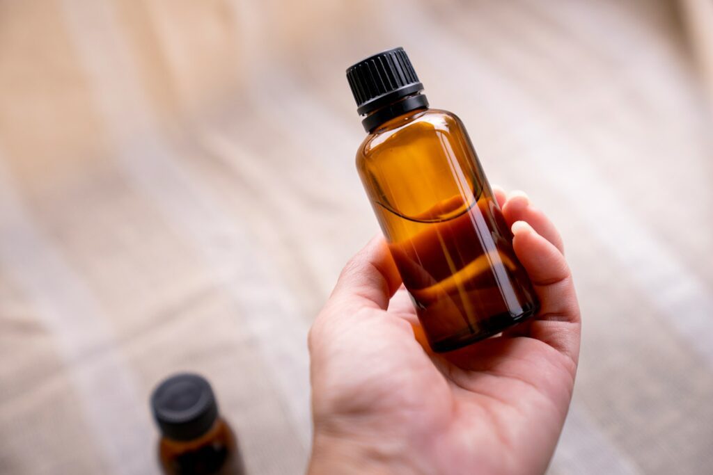 vetiver essential oil, fragrance, perfume, oil