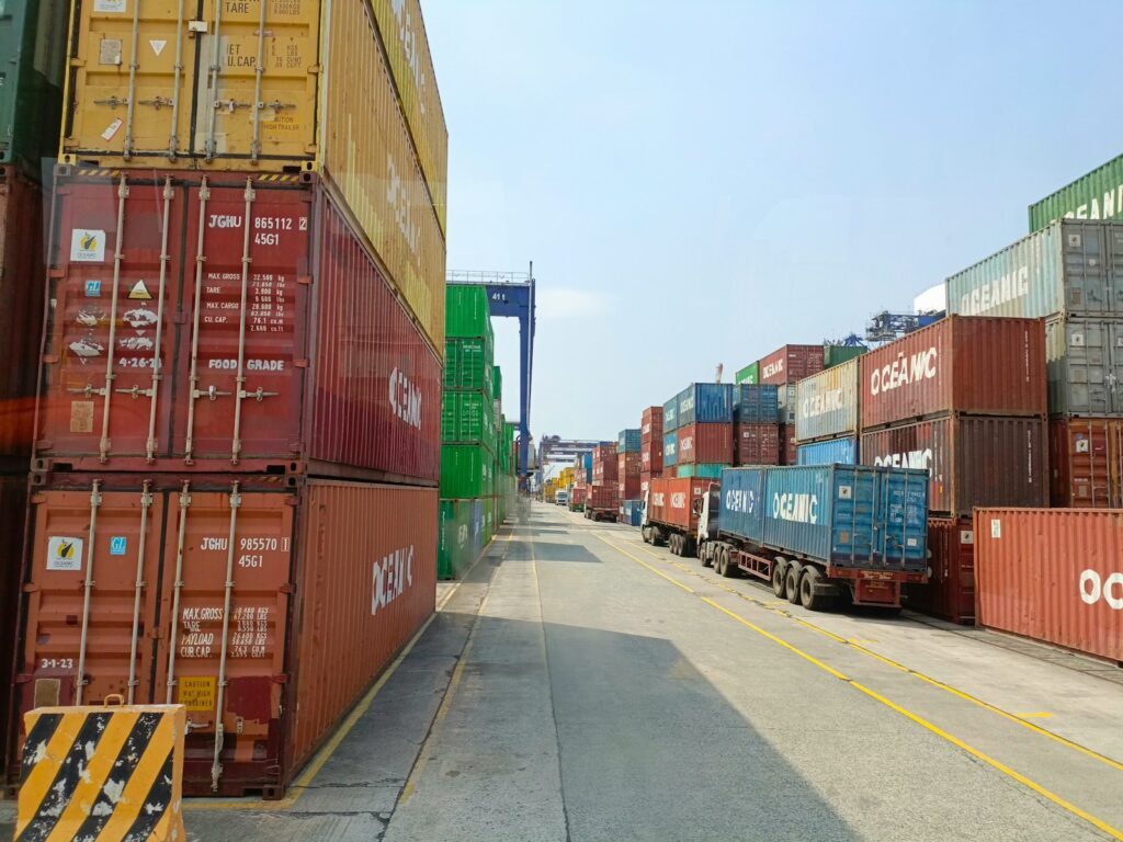 indonesian essential oil Shipment