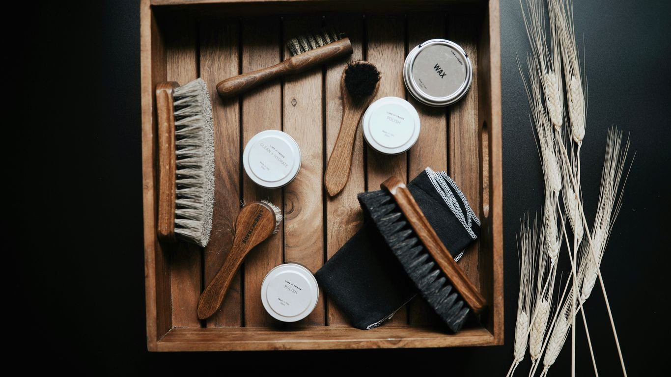 brown and black brush
