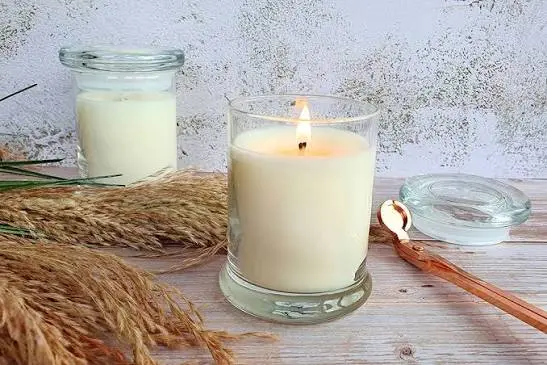 How to Make Citronella Candles with Essential Oil